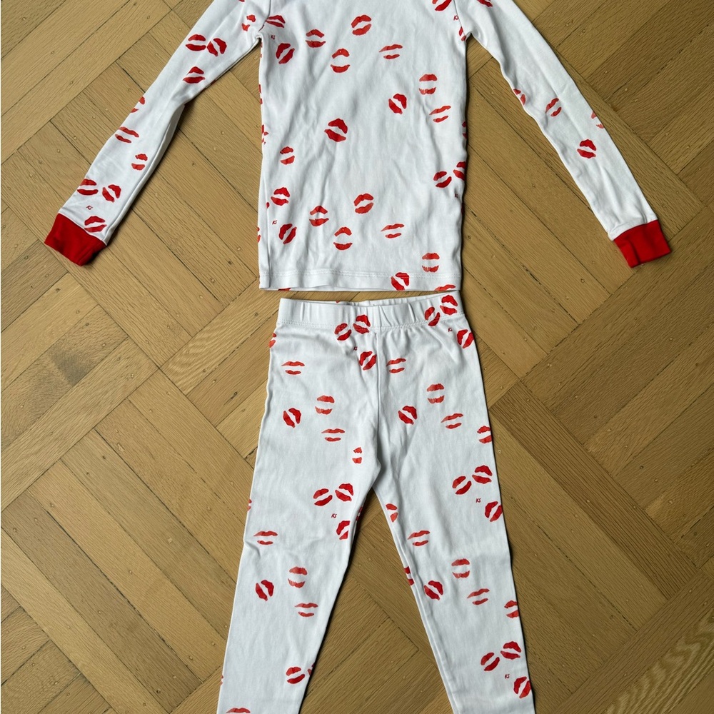 Lake Kids Pajamas with Red Lip Print in 5T